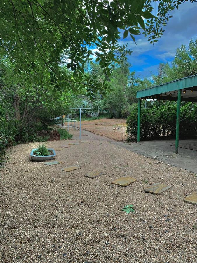 Newly Renovated Cozy Home Minutes From Broadmoor And Downtown Colorado Springs Luaran gambar