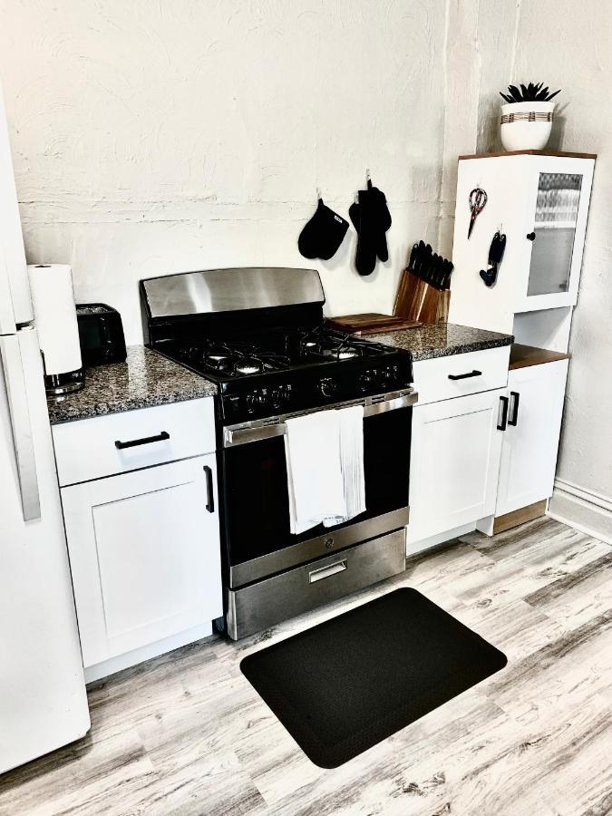 Newly Renovated Cozy Home Minutes From Broadmoor And Downtown Colorado Springs Luaran gambar